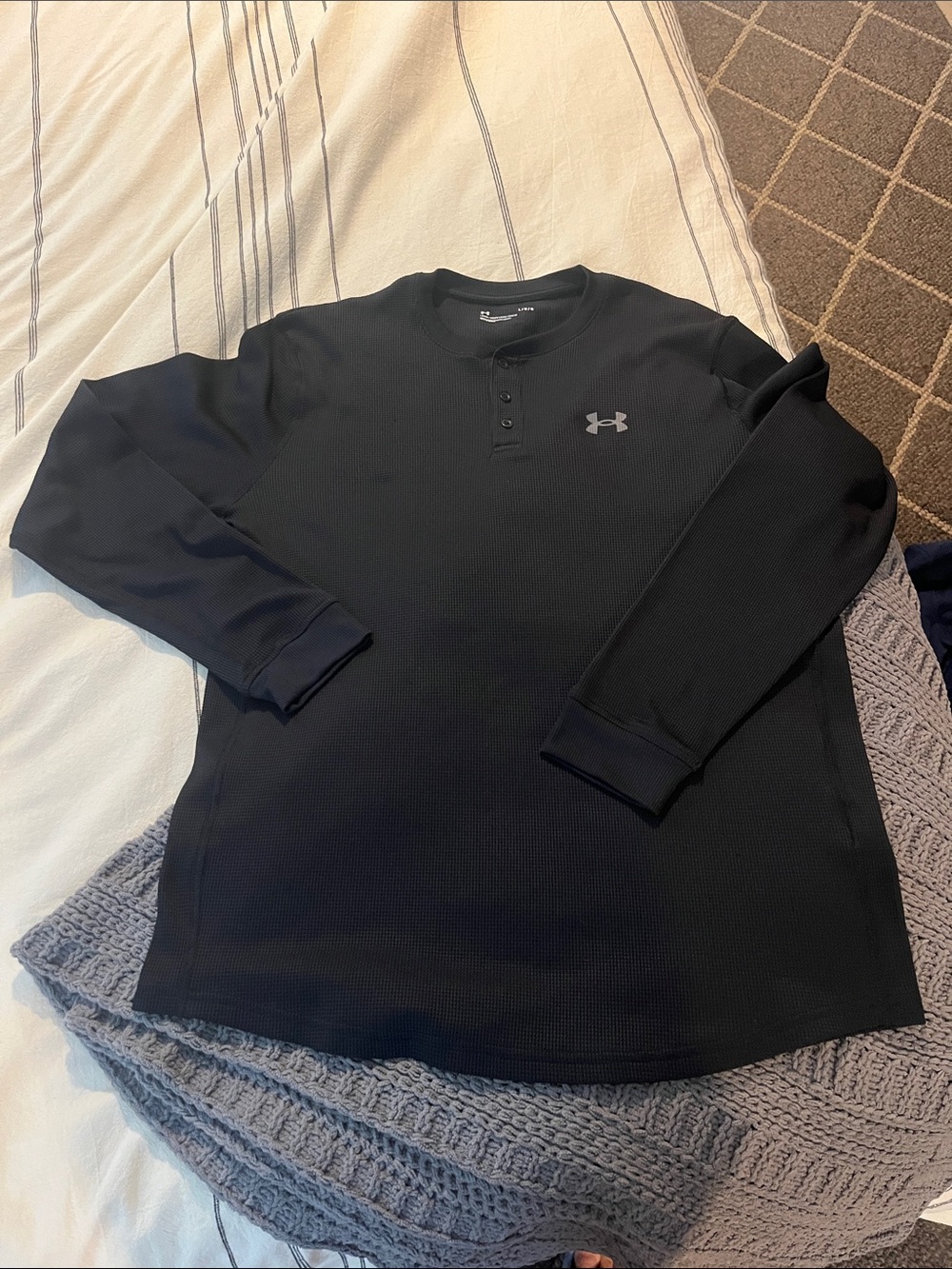 Under Armour Men’s Black Long-Sleeve “waffle” Henley Performance Shirt